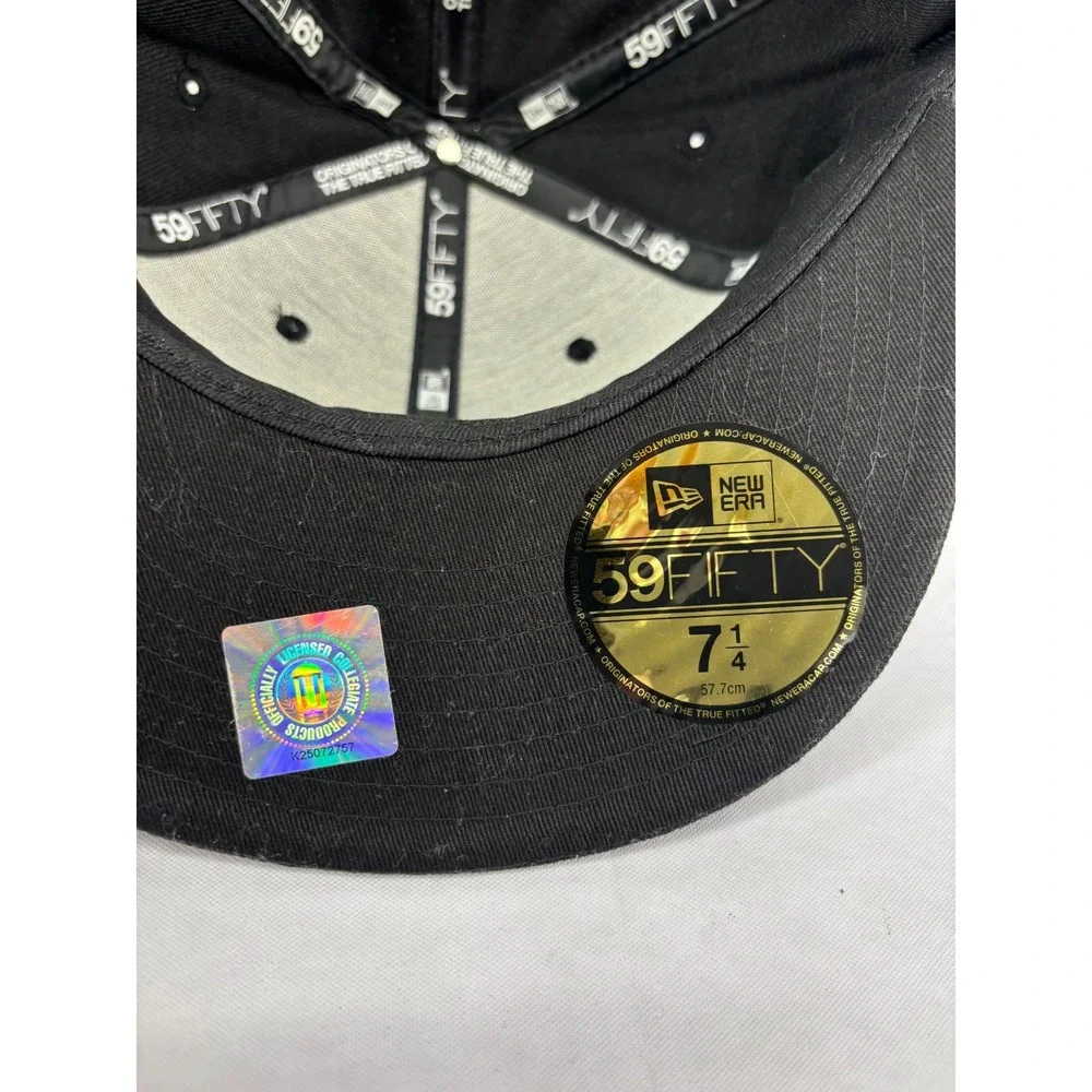 New Era Cincinnati Bearcats 59FIFTY Fitted Baseball Hat Cap Mens Black 7 1/4 NWT